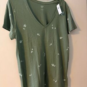 GAP Olive Green V-Neck Short Sleeve Tee with White Daisy Print